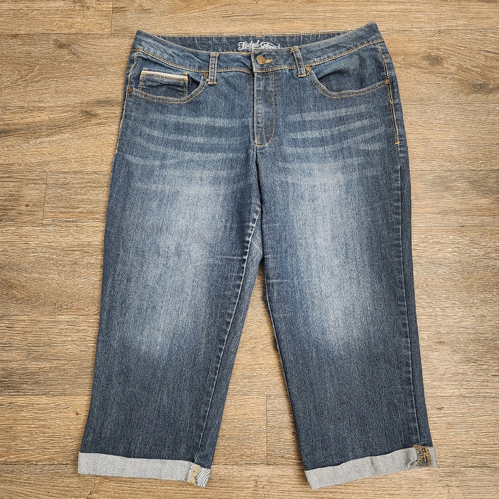 Faded Glory Women's Capri Pants Size 16 Comfortable Casual Summer Style